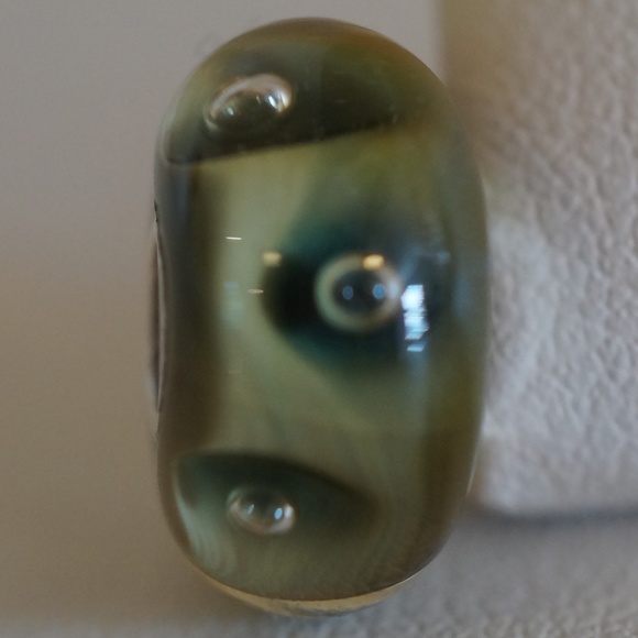 Trollbeads Organic Bubbles Bead - Picture 4 of 8